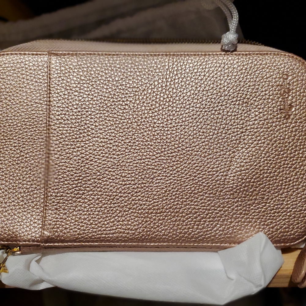 House of Flynn travelers wallet